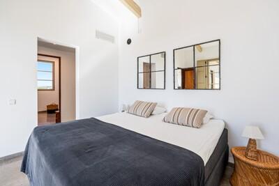 Bedroom (7).jpg