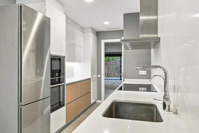 Kitchen (2).jpg
