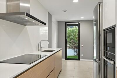 Kitchen (1).jpg