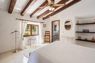 Bedroom (2).jpg