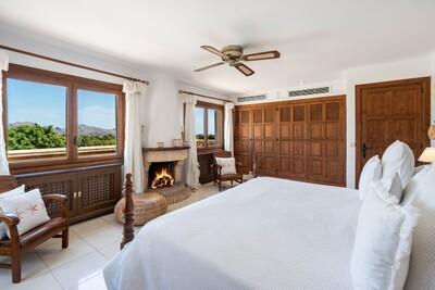 Bedroom (4).jpg
