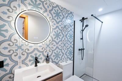 Bathroom (1).jpg