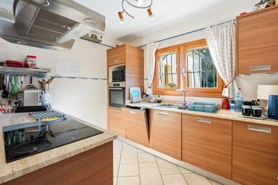 Kitchen (1).jpg