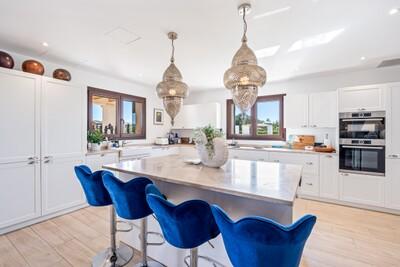 Kitchen (2).jpg