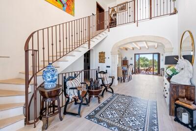 Entrance Hall (2).jpg