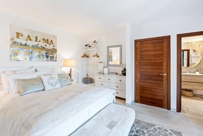 Bedroom (1).jpg