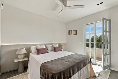 Bedroom (1).jpg