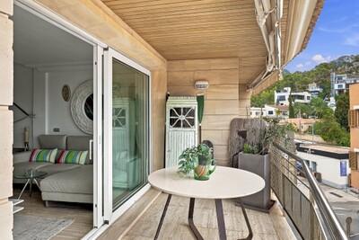 Balcony (2).jpg
