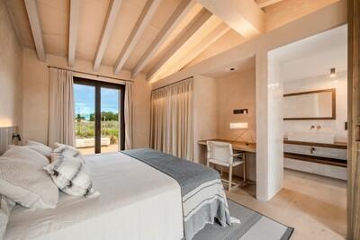 Bedroom (2).jpg