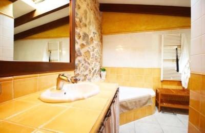 Bathroom (2)