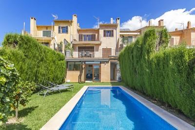 Exterior and Pool (1)