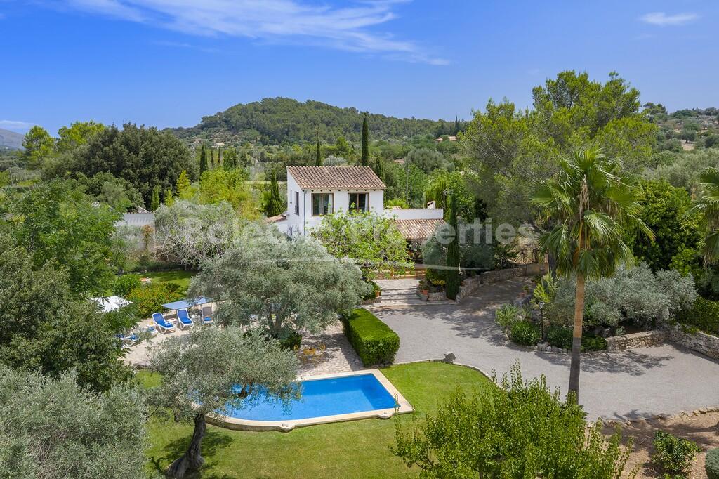 Rustic villa with holiday license for sale in Pollensa, North Mallorca