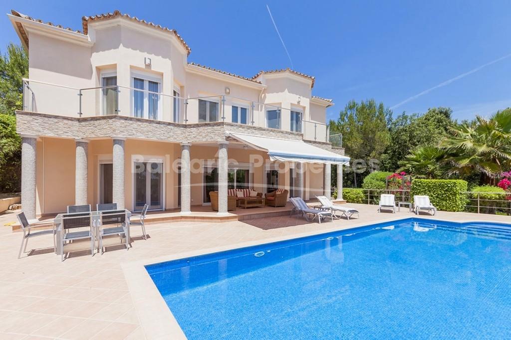 Villa con licencia de alquiler vacacional en venta en Pollensa, Mallorca