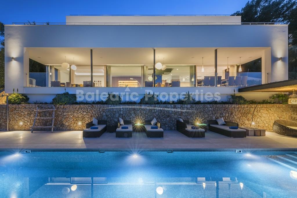 Contemporary luxury sea view villa for sale in Puerto Pollensa, Mallorca
