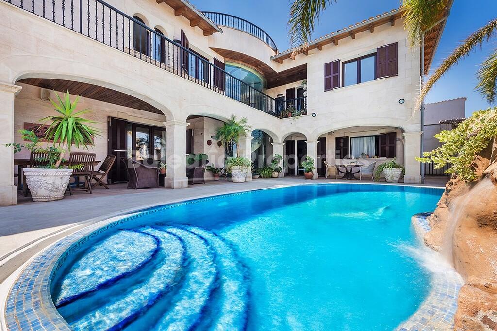 Impressive luxury house with expansive views for sale in Buger, Mallorca