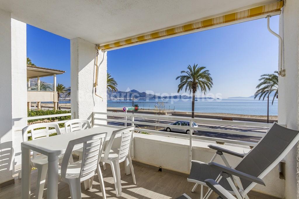 Apartamento en primera línea en venta en Puerto Pollensa, Mallorca
