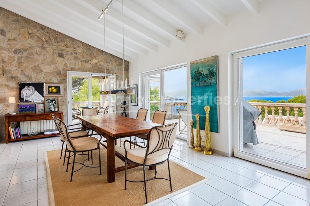 Incredible sea view villa for sale in Bonaire, Mallorca
