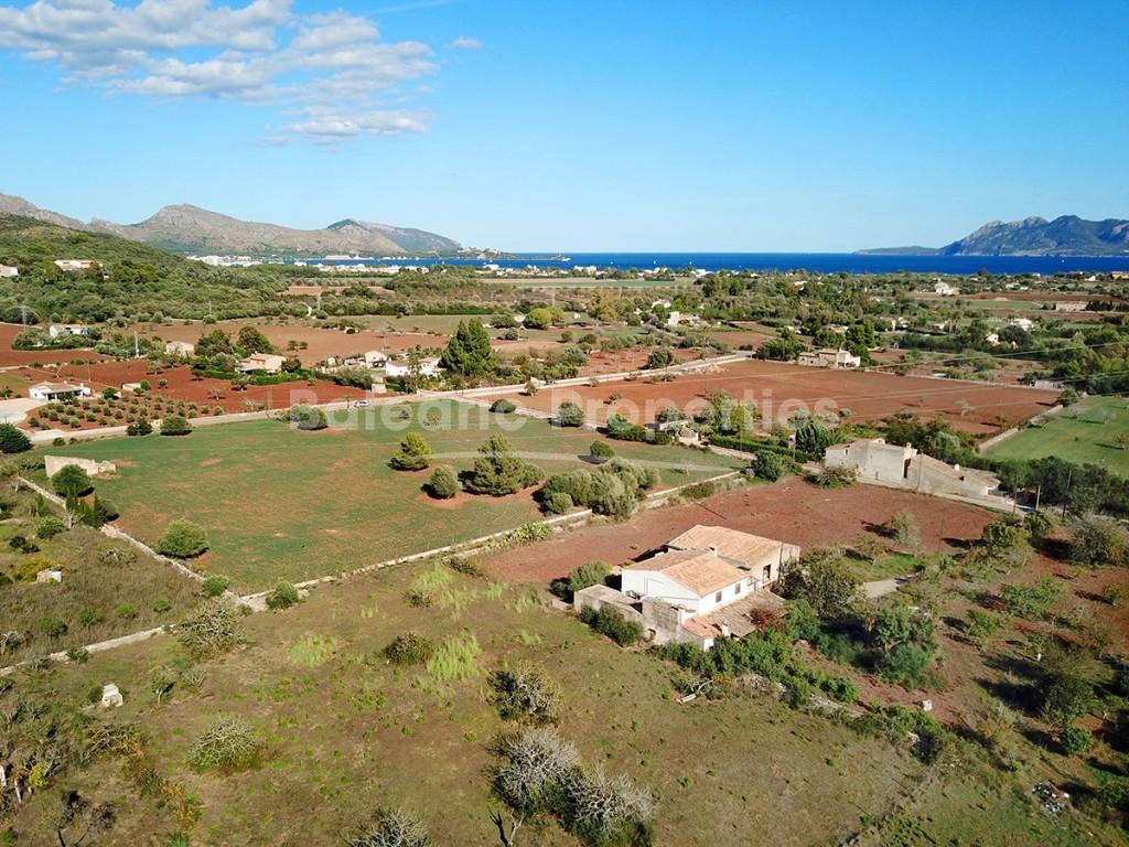 Plot with project for a villa with pool for sale in Pollensa, Mallorca. 2 Km away from the beach of Puerto Pollensa
