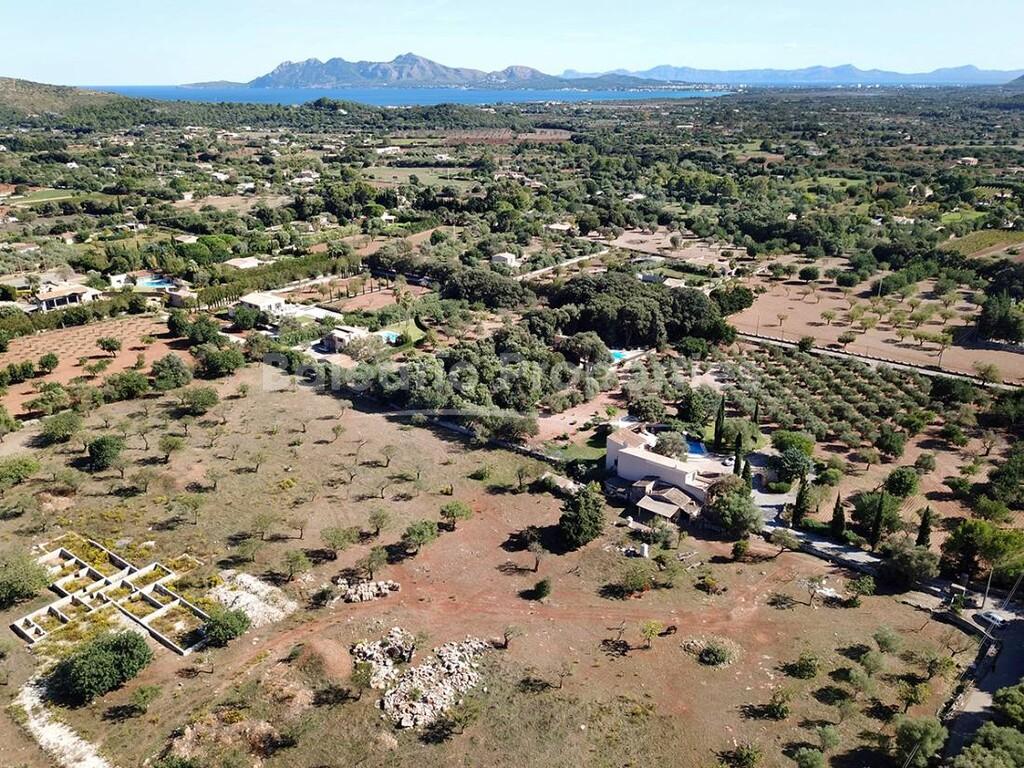 Baugrundstück mit Genehmigung bereit zur Bebauung kaufen in Pollensa, Nord-Mallorca