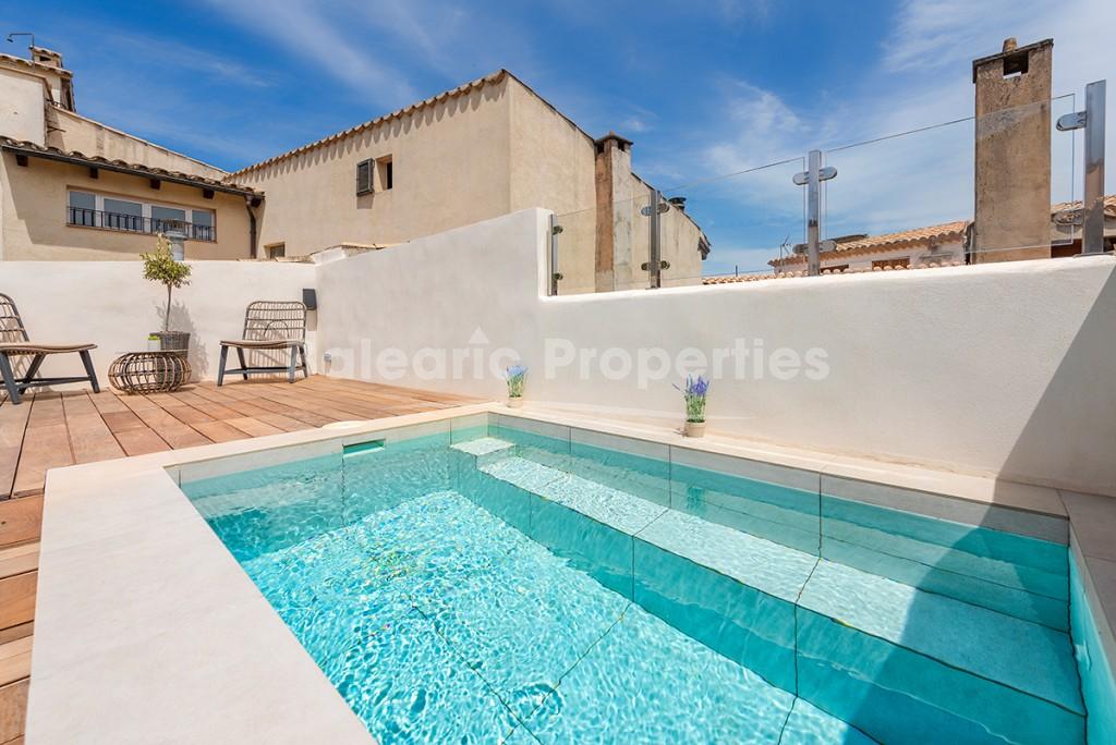 Komplett saniertes Dorfhaus mit Pool kaufen in Pollensa, Mallorca