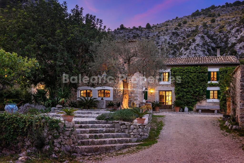 Unique and authentic country estate for sale in Selva, Mallorca