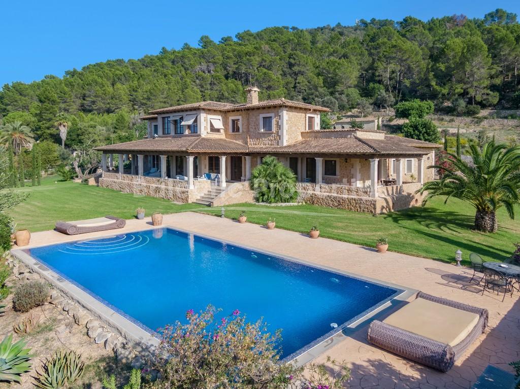 Luxury country home with rental license for sale in Puig de Santa Magdalena, Mallorca