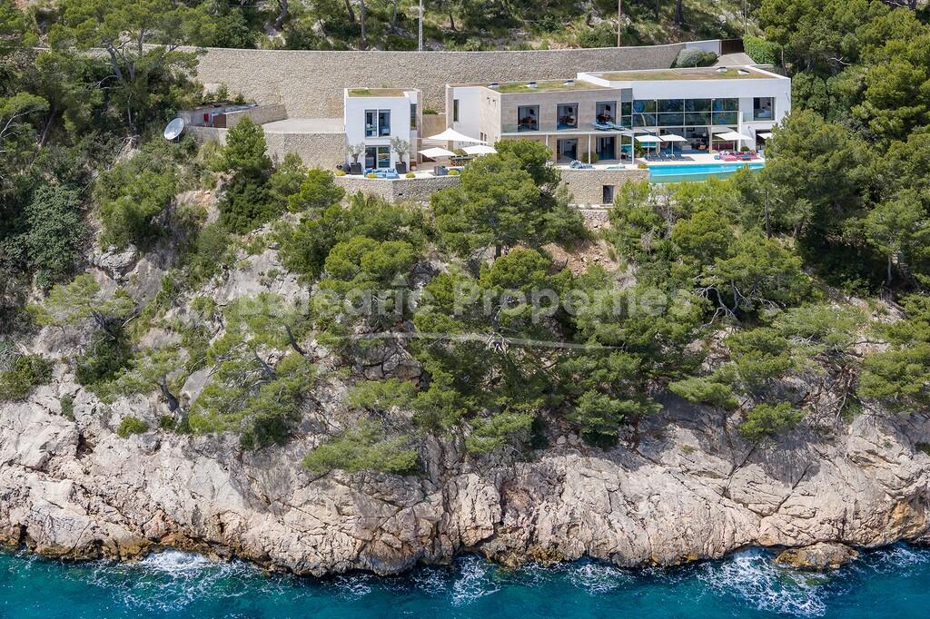 Exceptional villa with access to the sea for sale in Formentor, North Mallorca