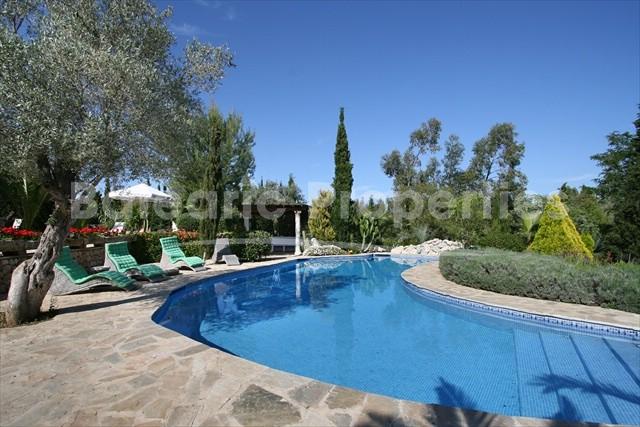 Great finca with guest house for sale in Pollensa, Mallorca