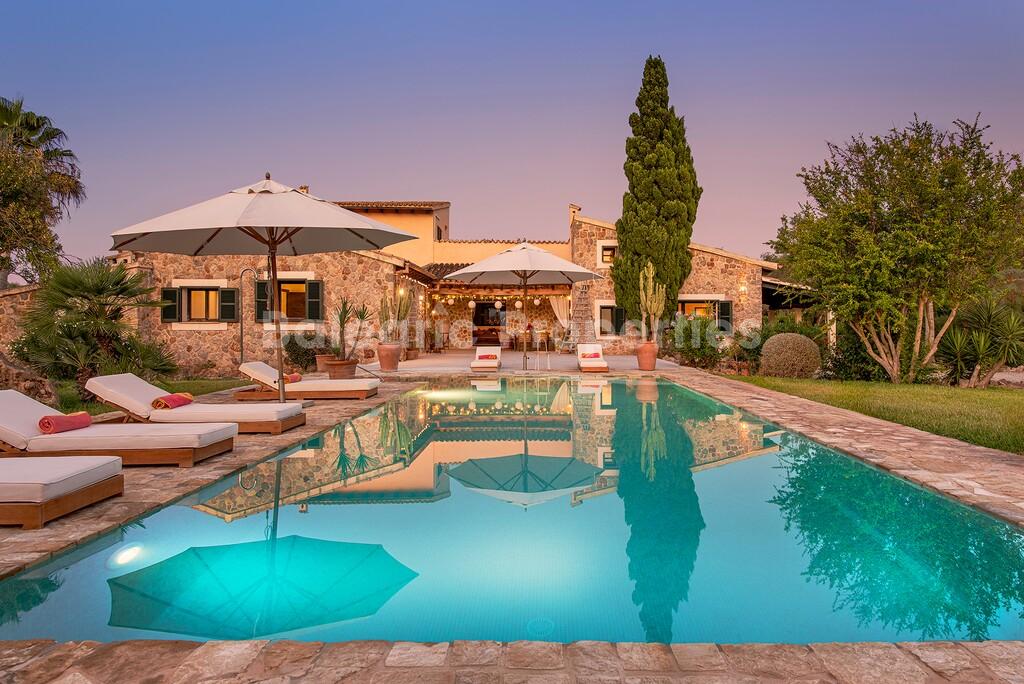 Country retreat with amazing panoramic views for sale in Pollensa, Mallorca