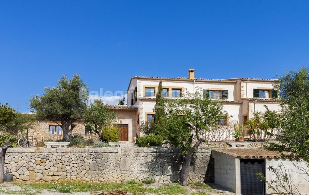 Beautiful elevated Finca with pool and open mountain views near Inca, Mallorca