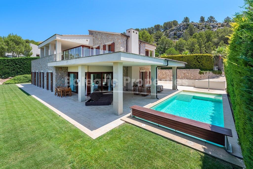 First class luxury villa for sale by the golf course in Canyamel, Mallorca