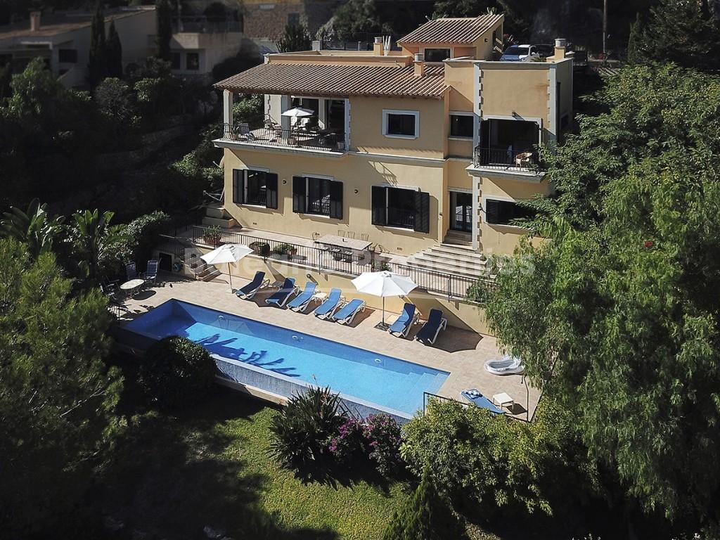 Hillside villa with holiday rental license for sale in Puerto Pollensa, Mallorca