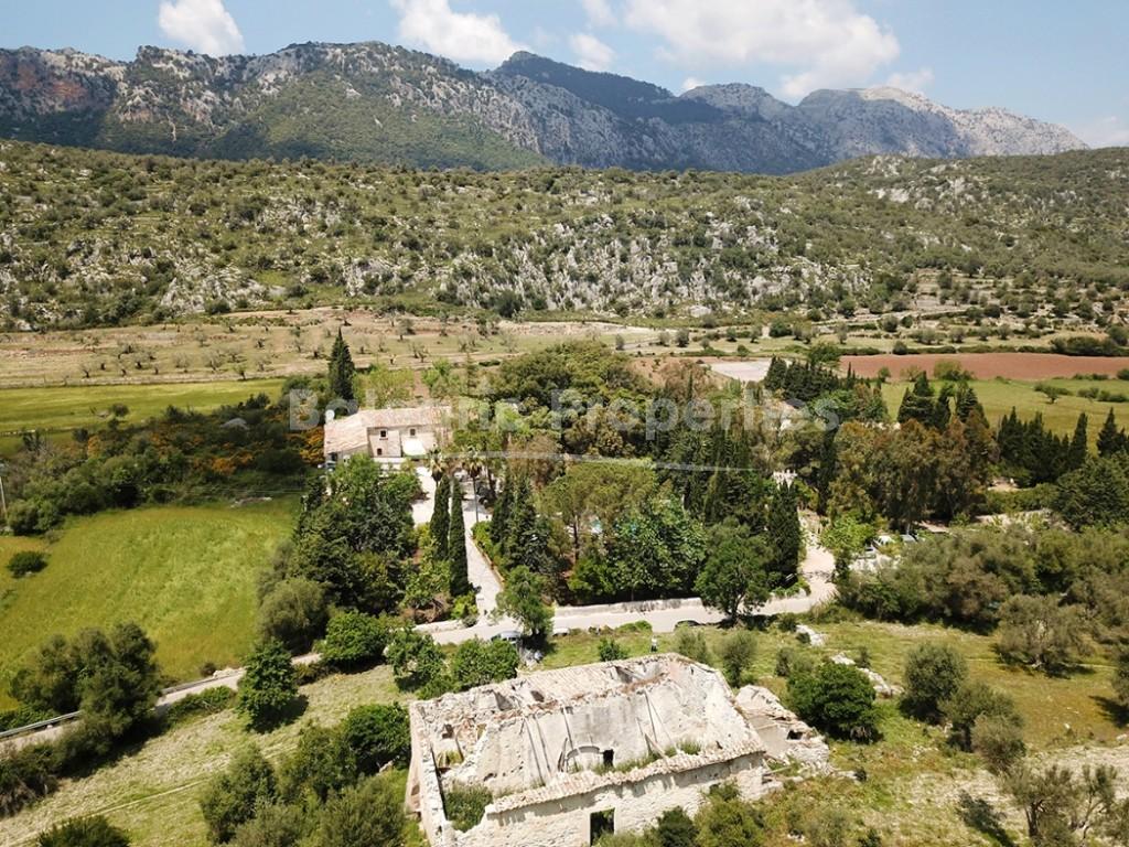 Oportunidad de inversión para reformar antigua finca en la Serra de Tramuntana entre Alaró y Orient, Mallorca