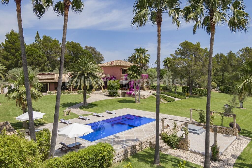Country estate with rental license for sale close to Pollensa, Mallorca