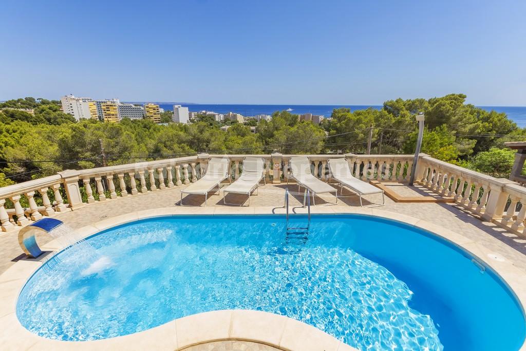 Villa with holiday license and pool for sale in Costa de'n Blanes, Mallorca