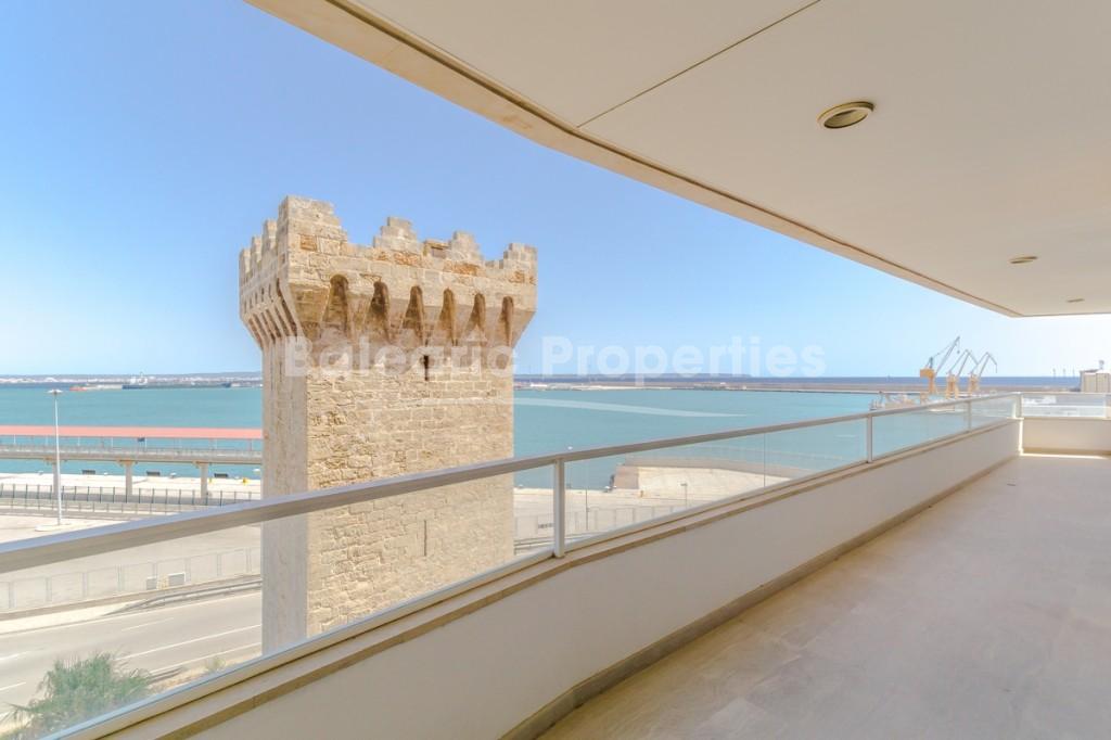 Bright apartment in first sea line to Marina in Palma, Mallorca