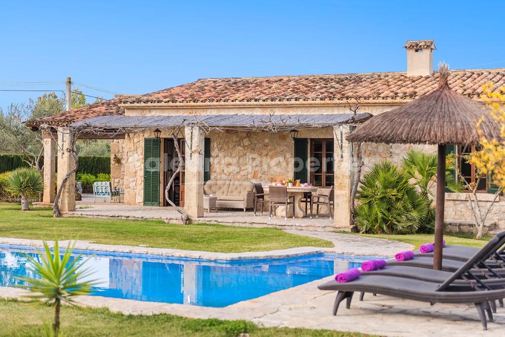 Stone-clad country house for sale between Alcudia and Pollensa, Mallorca