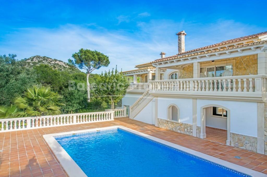 Stylish villa with a pool and gym for sale in Santa Ponsa, Mallorca