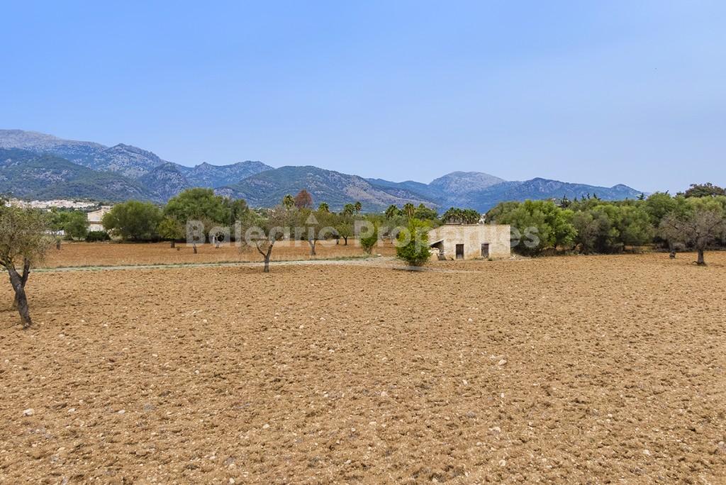 Country plot with fabulous mountain views, for sale in Selva, Mallorca
