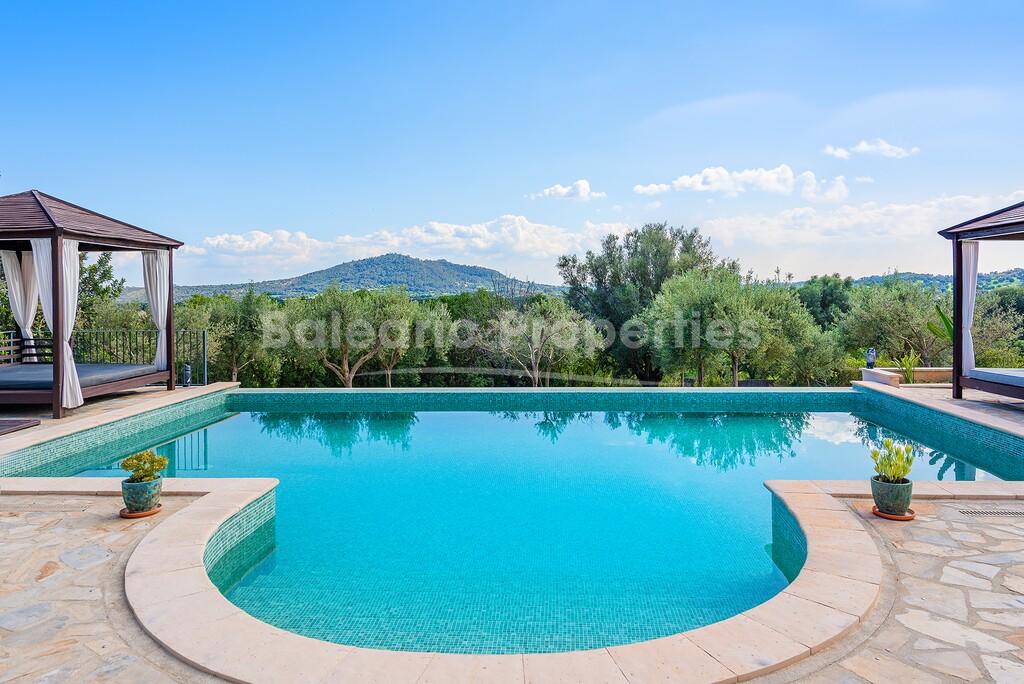 Atemberaubende Villa mit Ferienlizenz kaufen in Moscari, Mallorca 