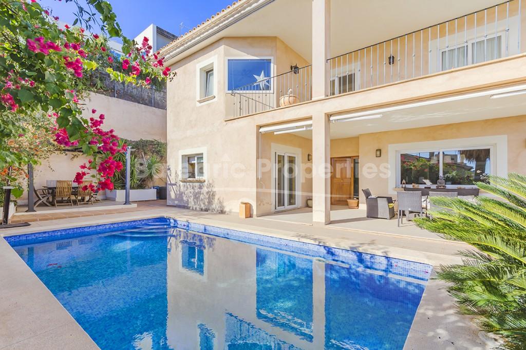 Grosse Villa mit schönem Meerblick und Pool kaufen in Génova, Palma, Mallorca
