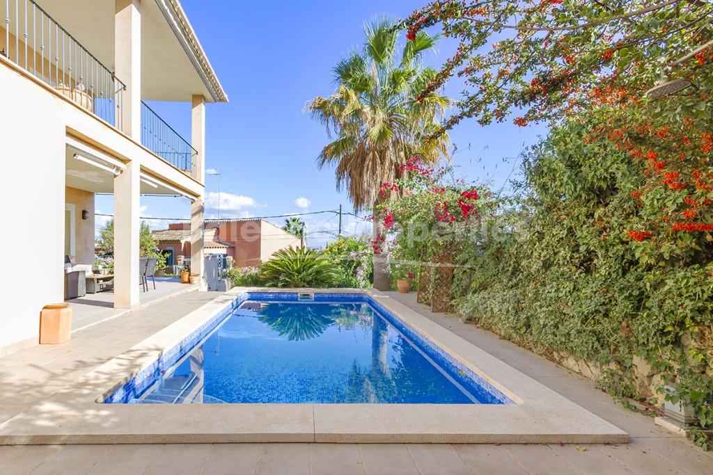 Grosse Villa mit schönem Meerblick und Pool kaufen in Génova, Palma, Mallorca