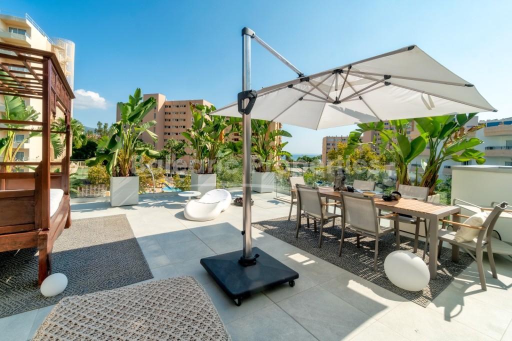 Elegant sea view apartment for sale in Palmanova, Mallorca