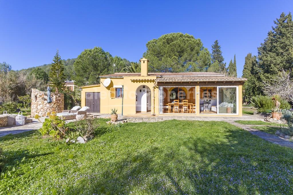 Charming villa with mountain views and pool for sale near Pollensa, Mallorca