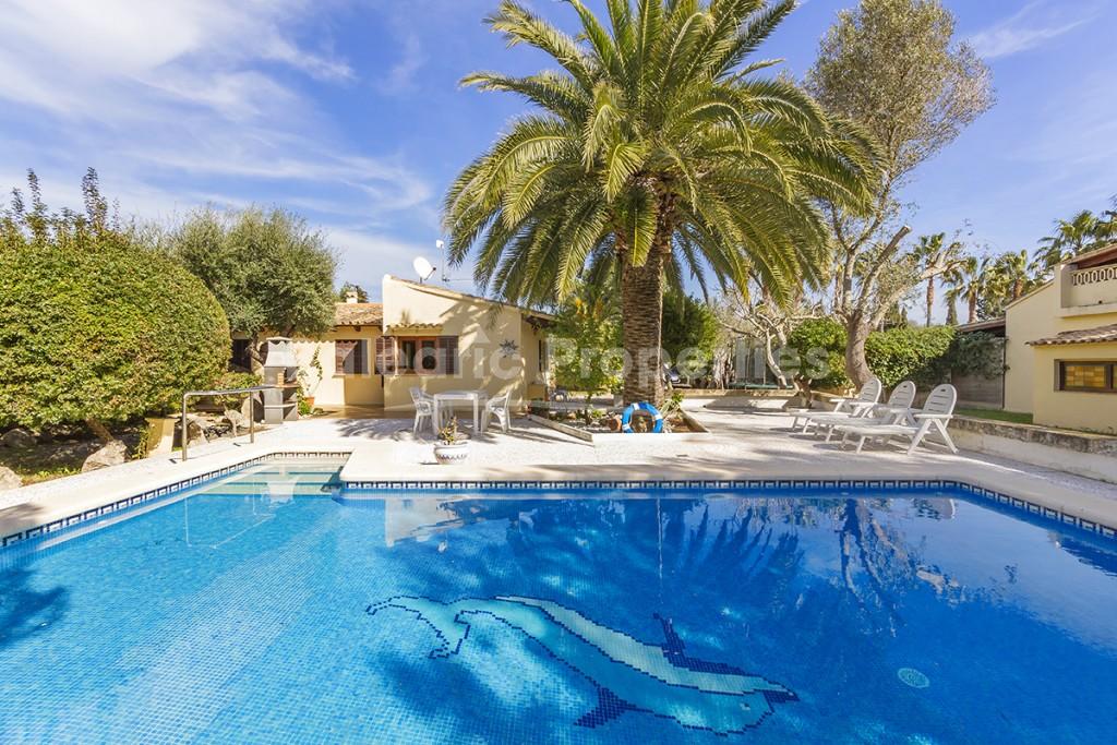 Dos magníficas propiedades de campo totalmente legales, ambas con piscina en una sola parcela a la venta en Pollensa, Mallorca