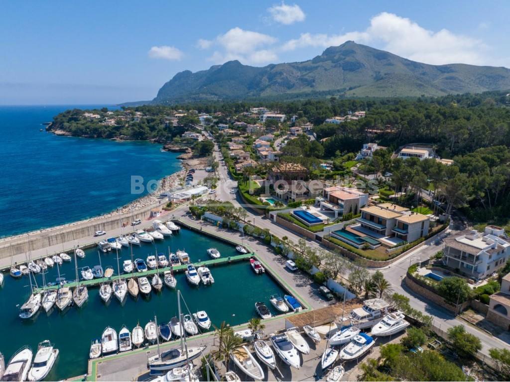 Luxury frontline villa with uninterrupted sea views for sale in Bonaire, Mallorca
