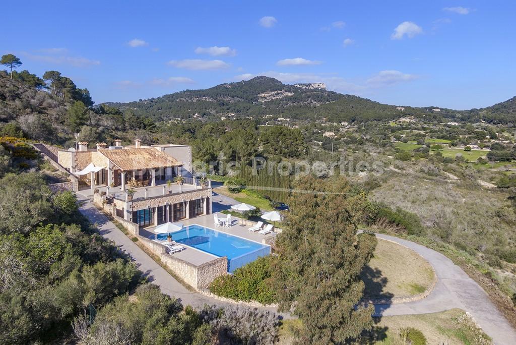 Beautiful hilltop villa with panoramic views for sale in Felanitx, Mallorca