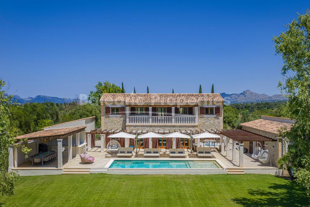 Stunning and luxurious country home with guest house for sale in Pollensa, Mallorca