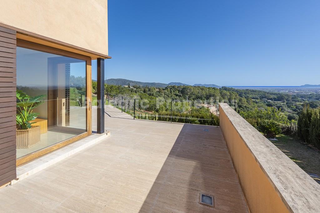 Detached villa with magnificent views for sale in the town Campanet, Malllorca