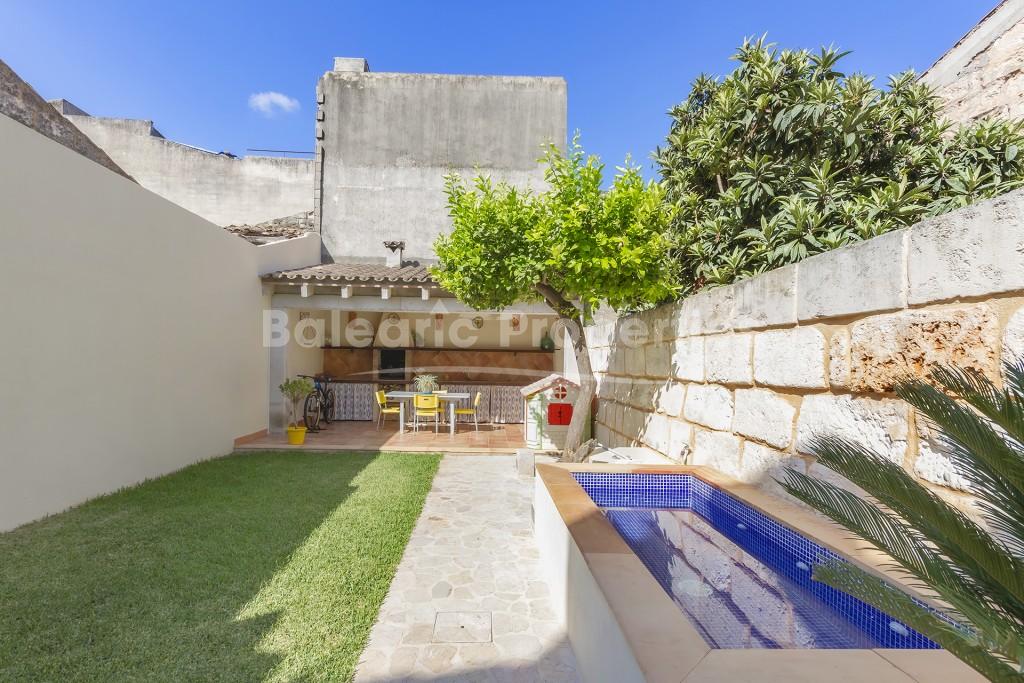 Casa reformada con jardín en venta en el centro de Sa Pobla, Mallorca
